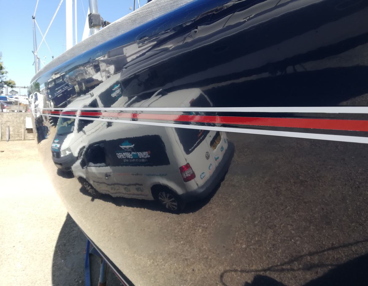 Perfect mirror finish on boat hull